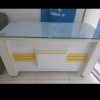 میز کار یا پیشخوان