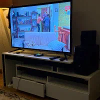 میز زیر تلوزیون