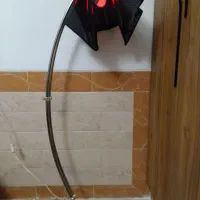 آباژور ایستاده