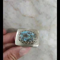 انگشتر فیروزه نیشابوری سنگ زنده هست