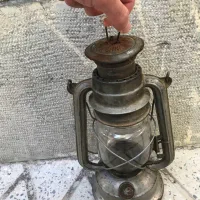 فانوس نفتی ، زنگوله ، دالاق و فلزات قدیمی|کلکسیون اشیاء عتیقه|شهرکرد, |دیوار