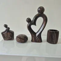 تعدادی مجسمه سنگ رنگ چوب