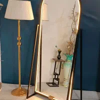 اینه قدی گنبدی ساده و نور دار