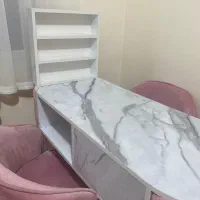 میز ناخن همراه با استند و دوعدد صندلی