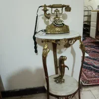 میز تلفن تلفن و تزینی برنز زیرش