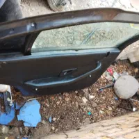 درب پژو رنگ نقره‌ای و نوک مدای|قطعات یدکی و لوازم جانبی|شیراز, کرونی(خاتونک)|دیوار