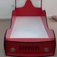 تختخواب تمیز در حد نو به ابعاد ۱مترو ۸۰ در ۸۰