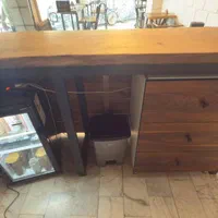 میز و صندلی و کانتر
