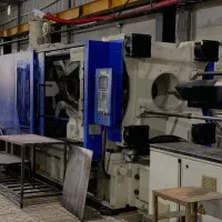 کارگر ساده و نیمه ماهر اتباع و ایرانی