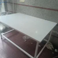 میز کار تمیز سالم