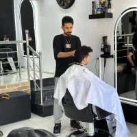 استخدام آرایشگر ماهر و باتجربه در سالن مردانه|استخدام درمانی، زیبایی، بهداشتی|اراک, |دیوار