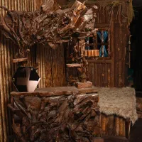 میز چوبی کافی‌شاپ