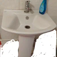 2 عدد روشویی سالم با پایه