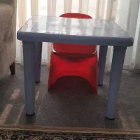 میز و صندلی تاشو آبی و قرمز
