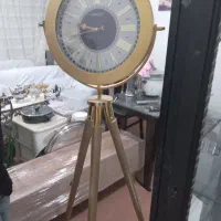 ساعت پایه دار