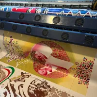 مهر فوری مهرسازی چاپ بنر فوری برش لیزری حک لیزری|خدمات پیشه و مهارت|کرج, شهرک فهمیده|دیوار