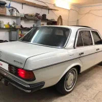 بنز ۲۳۰ دانشجوی