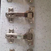 لولا، و دستگیره کابینت