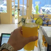استخدام کمک باریستا خانم