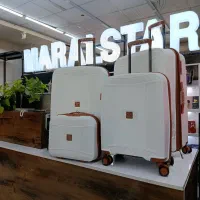 چمدونهای نشکن  بر ای جهیزیه و سفر خاص|کیف، کفش، کمربند|فولادشهر, C5|دیوار