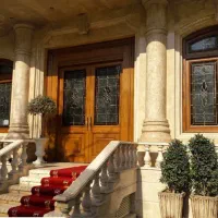 اپارتمان195متری-تک-واحد-چهارباغ-بالا-شیخ-صدوق