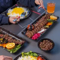 تعدادی محدودی نیرو جهت کار در کافه رستوران|استخدام خدمات فروشگاه و رستوران|تهران, سعادت‌آباد|دیوار