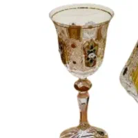 یک عدد جام گیلاس بوهمیا