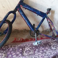 دوچرخه|دوچرخه، اسکیت، اسکوتر|خاش, |دیوار