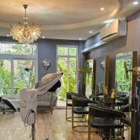 آینه سالنی سه عددو صندلی سه عدد و یک سرشور ،سالم|آرایشگاه و سالنهای زیبایی|مشهد, رضاشهر|دیوار