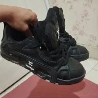 کتانی کتونی لویی ویتون معاوضه با کتونیzxامیری نایک|کیف، کفش، کمربند|رباط‌کریم, مسکن مهر آبشناسان|دیوار