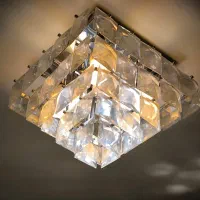 ۲عدد لوستر کریستالی  و ۲عدد دیوارکوب