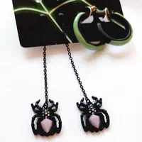 گوشواره میخی تکی خفاش و آویز بلند عنکبوت شب تاب|بدلیجات|یزد, |دیوار