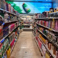 نیروی کار در هایپر مارکت جهت چیدمان و انبارداری