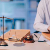 پذیرش وکالت ومشاوره حقوقی،کیفری، خانواده، تجاری