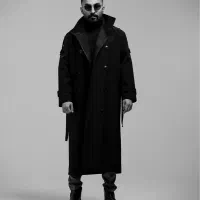 خیاط بیرون بر بارانی پالتو