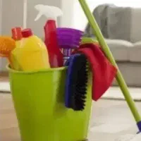 به یک خانم برای نظافت نیازمندیم