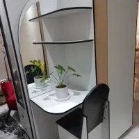 میز آرایش یا میز تحریر