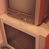 دو عدد تلویزیون