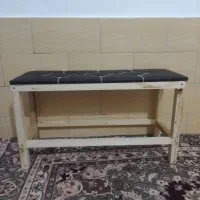 با سلام یک عدد صندلی چوبی
