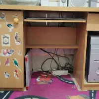 میز کامپیوتر به فروش میرسد