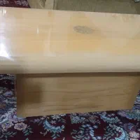 یک عدد میز تمیز و کاملا سالم