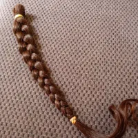 مو طبیعی از سر چیده شده