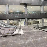 رهن و اجاره۴۳ متر مغازه دونبش دو دهنه پاساژ رماک