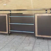 ۲میز اداری و صندلی مدیریت به همراه ۸ صندلی انتظار