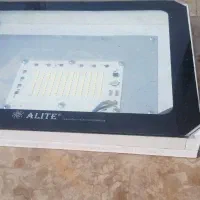 پروژکتور پی وی سی ۱۰۰ وات به بالا ایستاده و دیواری