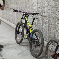 جاینت گلوری دانهیل|دوچرخه، اسکیت، اسکوتر|فردیس, فردیس|دیوار