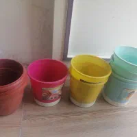 گلدان پلاستیکی کوچک و بزرگ