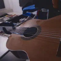 تعدادی ساز و تجهیزات صوتی دست دوم