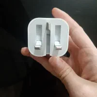 اداپتور اصل فقط ۹ بار استفاده شده ب همراه گانتی|لوازم جانبی موبایل و تبلت|قدس, شهرقدس|دیوار