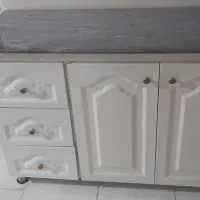 کابینت فلزی تمیز سالم